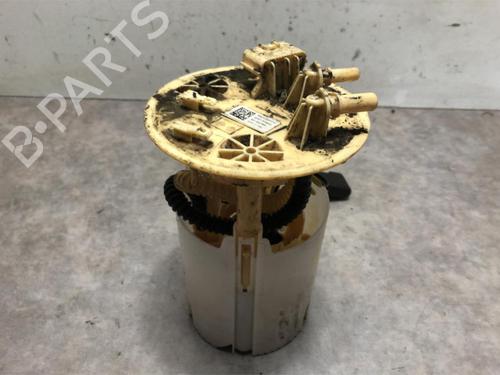 Used Fuel pump RENAULT MEGANE IV Hatchback (B9A/M/N_) 1.6 dCi 130 (B9A4) (130 hp) 28334683
