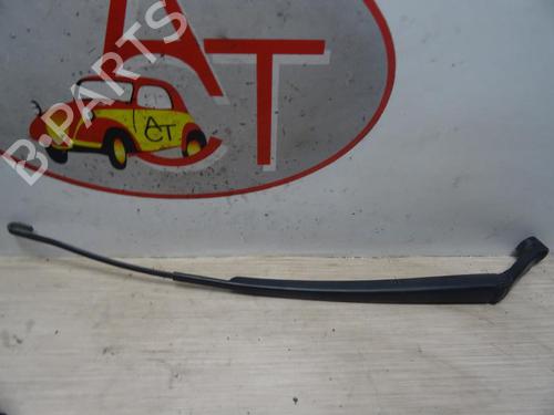 Used Front windshield wiper arm TOYOTA YARIS (_P9_) 1.0 VVT-i (KSP90_, KSP90R) (69 hp) 20632122