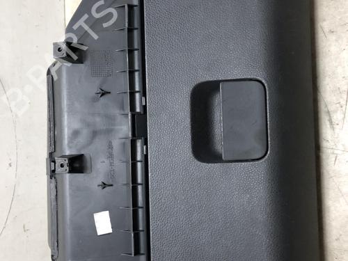 Used Glove box VW POLO IV (9N_, 9A_) 1.2 12V (64 hp) 20623624