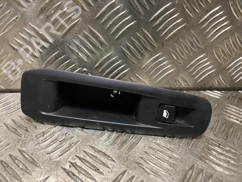 Used Left rear window switch PEUGEOT 308 II (LB_, LP_, LW_, LH_, L3_) 1.2 THP 130 (131 hp) 33128927