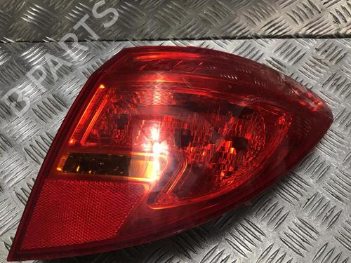 Feu arrière droit OPEL MERIVA B MPV (S10) 1.4 (75) (120 hp) 31244198