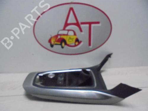 Used Middle console PEUGEOT 308 SW II (LC_, LJ_, LR_, LX_, L4_) 1.2 THP 130 (131 hp) 29217590