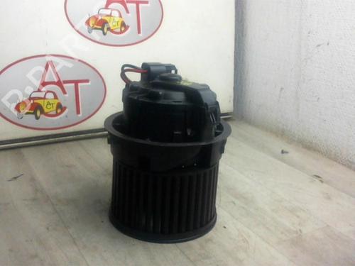 Heater blower motor PEUGEOT 208 I (CA_, CC_) 1.2 VTI 82 | BP15786150M62
