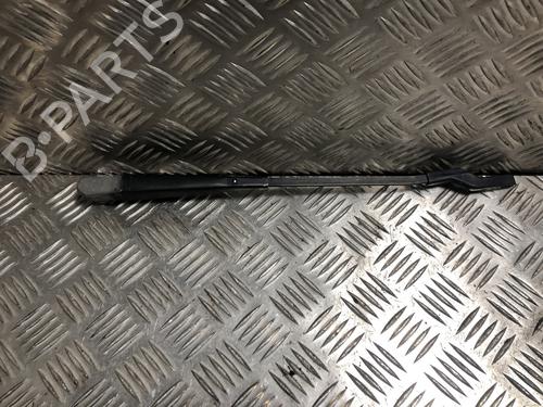 Used Front windshield wiper arm Front windshield wiper arm RENAULT SUPER 5 (B/C40_) 1.1 (B/C/401, B/C40H) (45 hp) 34398281 34398281