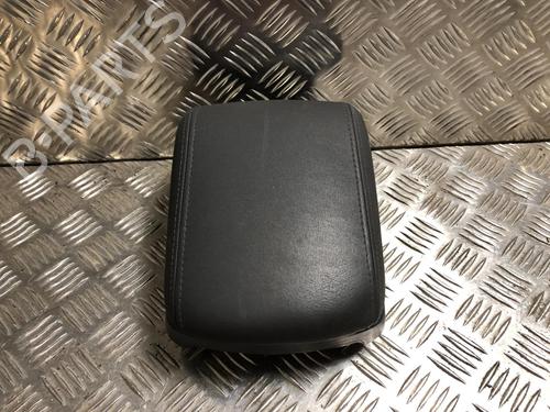 Used Armrest / Center console VOLVO C30 (533) 1.6 D (109 hp) 31202484