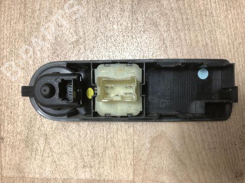 Left front window switch RENAULT CLIO IV (BH_) 0.9 TCe 90 (BHNF, BHMA, BHMH, BHJK, BHJR) | BP26676583I27 - Image 2