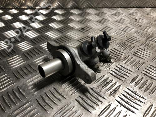 Used Brake master cylinder Brake master cylinder LADA NIVA Closed Off-Road Vehicle (2121, 2131) 1700 i 4x4 (21213, 21214) (83 hp) 33018188 33018188