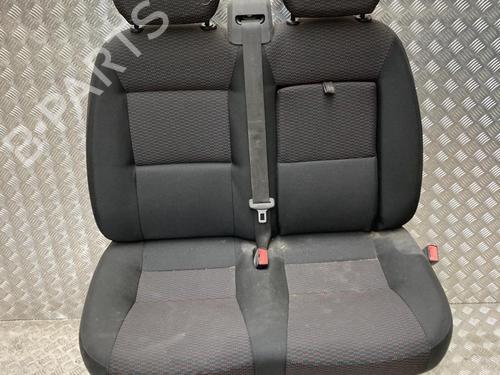 Sæde højre fortil Sæde højre fortil PEUGEOT BOXER Van 2.2 BlueHDi 140 (140 hp) 35978084 35978084