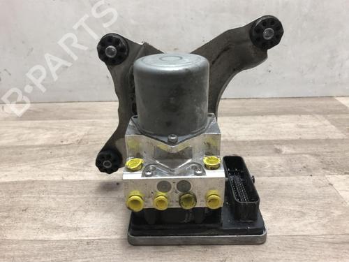 Used ABS pump BMW 5 (G30, F90) 530 e Plug-in Hybrid (252 hp) 13381732