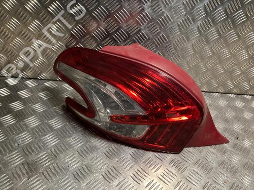 Rückleuchte Links für PEUGEOT 208 I (CA_, CC_) 1.0 VTi (68 hp) 31672885