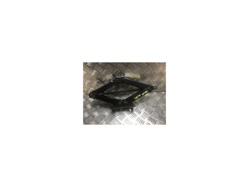 Used Jack Kit SEAT ARONA (KJ7, KJP) 1.0 TSI (116 hp) 23567954
