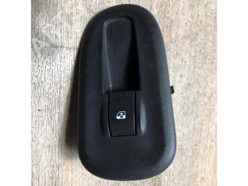 Used Right front window switch RENAULT KANGOO Express (FW0/1_) 1.5 dCi 85 (FW0K, FW0L, FW0B) (86 hp) 20615533