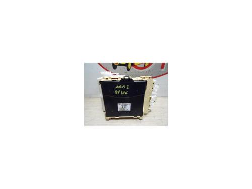Used Fuse box TOYOTA AURIS Estate (_E18_) 1.8 Hybrid (ZWE186_, ZWE186R, ZWE186H) (136 hp) 12971775