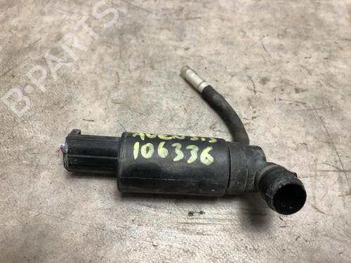 Used Washer pump TOYOTA AVENSIS (_T25_) 2.0 D-4D (CDT250_, CDT250R) (116 hp) 20625598