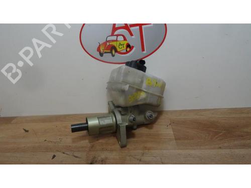 Used Brake master cylinder BMW 1 (E87) 118 d (122 hp) 28287164