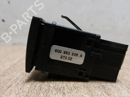 Used Warning switch VW POLO IV (9N_, 9A_) 1.9 SDI (64 hp) 13228940