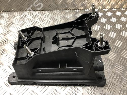 Support PEUGEOT 208 II (UB_, UP_, UW_, UJ_) 1.2 PureTech 100 (101 hp) 31660710