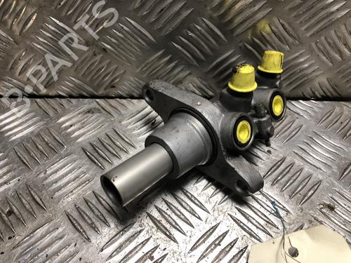 Used Brake master cylinder Brake master cylinder CITROËN C4 Picasso I MPV (UD_) 1.6 HDi 110 (112 hp) 35987049 35987049