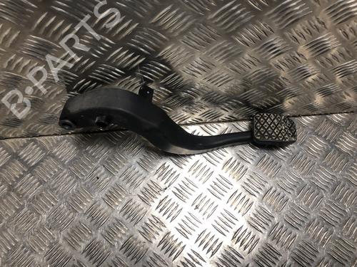 Pedal embrague BMW 1 (F21) 116 d (116 hp) 31186311