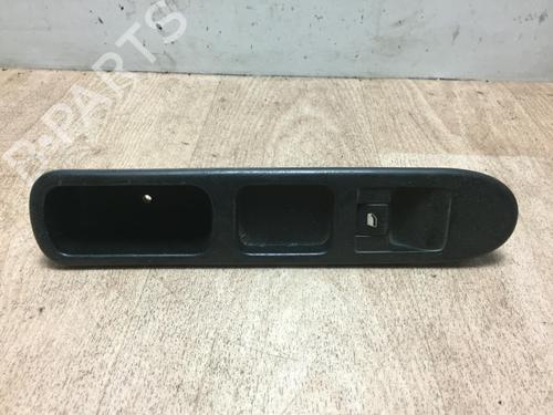 Used Right front window switch PEUGEOT 307 (3A/C) 2.0 HDi 90 (90 hp) 13225603