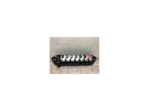 Used Warning switch PEUGEOT 3008 II SUV (MC_, MR_, MJ_, M4_) 1.2 THP/ PureTech 130 (MRHNSM, MRHNSU, MRHNSJ, MRHNYW,... (131 hp) 20622620