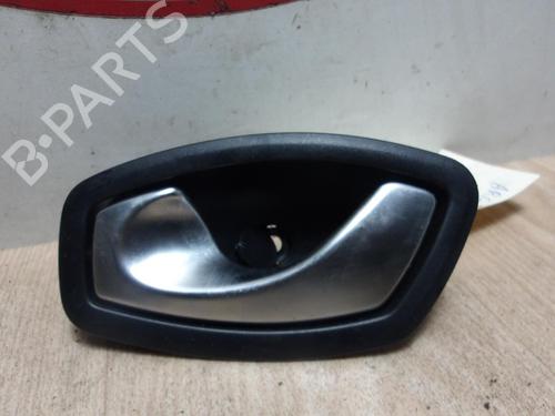 Venstre bagtil invendig håndtag RENAULT CAPTUR I (J5_, H5_) 1.5 dCi 90 (J5N4, J5M5, J5MW, J5M6, J5AL, J5AJ) (90 hp) 13263833