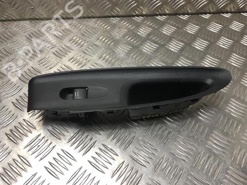 Mando elevalunas delantera derecho HONDA CR-Z (ZF) 1.5 IMA (ZF2) (137 hp) 31246422