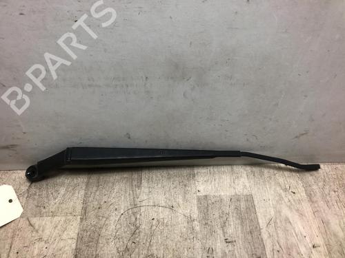 Used Front windshield wiper arm TOYOTA AVENSIS (_T25_) 2.0 D-4D (CDT250_, CDT250R) (116 hp) 20625420