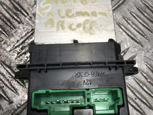 Used Heater resistor FIAT FREEMONT (345_) 2.0 JTD 4x4 (170 hp) 31196335