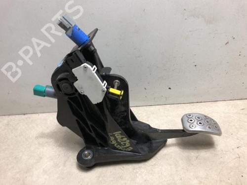 Used Break pedal RENAULT LAGUNA Coupe (DT0/1) 2.0 dCi (DT01, DT08, DT09, DT0K, DT12, DT1C, DT1D, DT1M,... (150 hp) 20616481