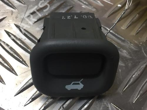 Used Tailgate handle HONDA CR-V I (RD) 2.0 16V 4WD (RD1, RD3) (147 hp) 30786028