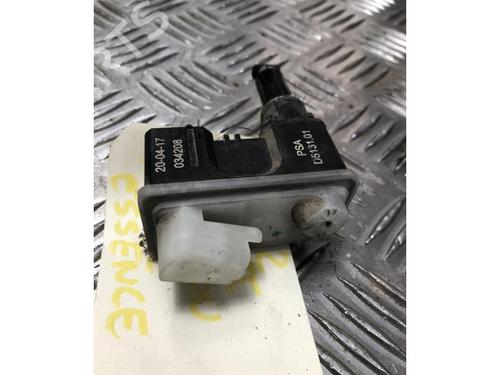 Switch PEUGEOT 5008 II (MC_, MJ_, MR_, M4_) 2.0 BlueHDi 150 (MJAHXW, MJAHXH, MJAHXN, MJAHXV, MJAHXG) | BP27558130I30