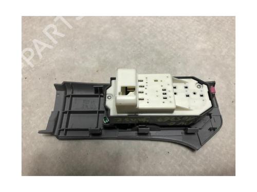 Left front window switch TOYOTA YARIS (_P9_) 1.3 VVT-i (SCP90_, SCP90R) | BP20612772I27 