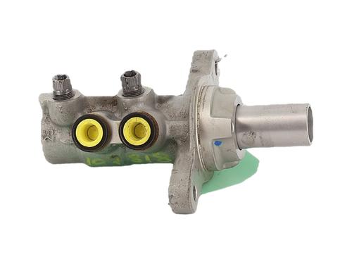 Used Brake master cylinder Brake master cylinder PEUGEOT 3008 II SUV (MC_, MR_, MJ_, M4_) 1.2 THP/ PureTech 130 (MRHNSM, MRHNSU, MRHNSJ, MRHNYW,... (131 hp) 36166955 36166955