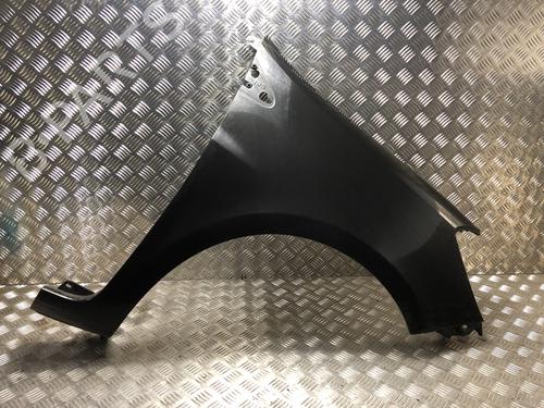 Guarda-lamas direito RENAULT CLIO III (BR0/1, CR0/1) 1.2 16V (BR0P, CR0P) (101 hp) 31997327