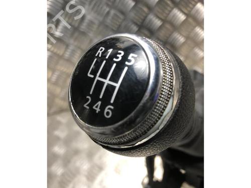 Gear lever RENAULT CLIO V (B7_) 1.5 Blue dCi 85 (B7AG) | BP23390152M90