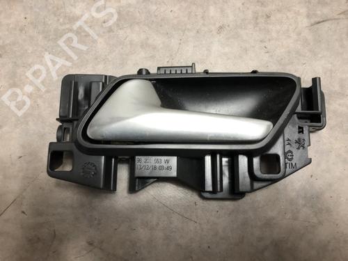 Used Front left interior door handle PEUGEOT 3008 II SUV (MC_, MR_, MJ_, M4_) 1.2 THP/ PureTech 130 (MRHNSM, MRHNSU, MRHNSJ, MRHNYW,... (131 hp) 20622621