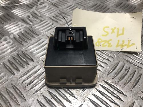 Comutador vidro frente direito Comutador vidro frente direito MAZDA MX-5 II (NB) 1.8 16V (NB8C) (146 hp) 33906960 33906960