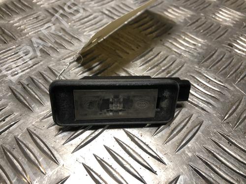Éclairage de plaque d'immatriculation PEUGEOT 2008 I (CU_) 1.6 BlueHDi 100 (100 hp) 31198587
