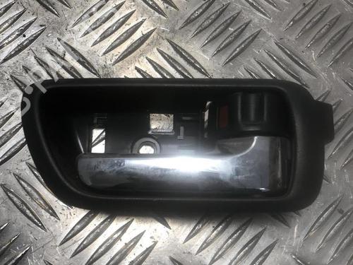 Poignée intérieure avant gauche TOYOTA COROLLA Verso (ZER_, ZZE12_, R1_) 2.2 D-4D (AUR10_, AUR10R) (136 hp) 31201637