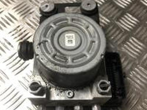 Módulo de ABS RENAULT TRAFIC III Van (FG_) 2.0 dCi 120 (FGMN) (120 hp) 30796900