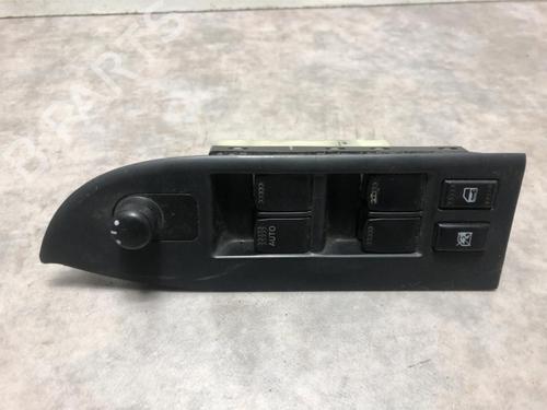 Used Left front window switch SUZUKI GRAND VITARA II (JT, TE, TD) 1.9 DDiS All-wheel Drive (JT419, TD44, JB419WD, JB419XD,... (129 hp) 20617138