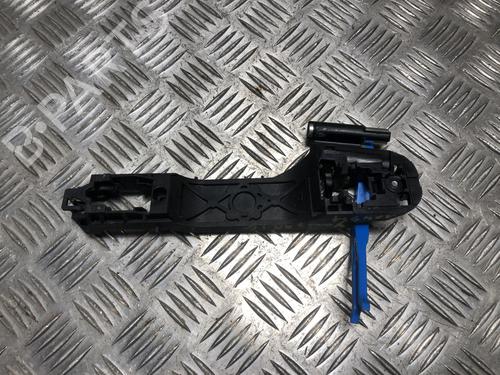 Venstre bagtil udvendigt håndtag Venstre bagtil udvendigt håndtag TOYOTA YARIS (_P9_) 1.4 D-4D (NLP90_, NLP90R) (90 hp) 34693077 34693077