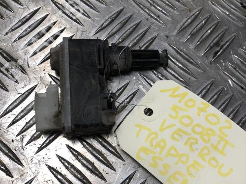 Used Switch PEUGEOT 5008 II (MC_, MJ_, MR_, M4_) 2.0 BlueHDi 150 (MJAHXW, MJAHXH, MJAHXN, MJAHXV, MJAHXG) (150 hp) 31199282