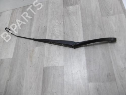Used Front windshield wiper arm PEUGEOT 307 Break (3E) 2.0 HDI 90 (90 hp) 20632226