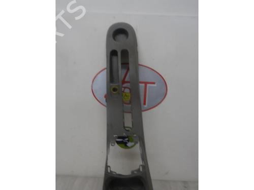 Used Middle console RENAULT CLIO III (BR0/1, CR0/1) 1.5 dCi (BR17, CR17) (86 hp) 29601827