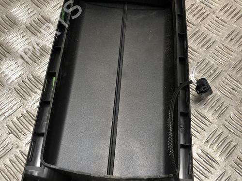 Armrest / Center console PEUGEOT 5008 II (MC_, MJ_, MR_, M4_) 2.0 BlueHDi 150 (MJAHXW, MJAHXH, MJAHXN, MJAHXV, MJAHXG) | BP31199275I20