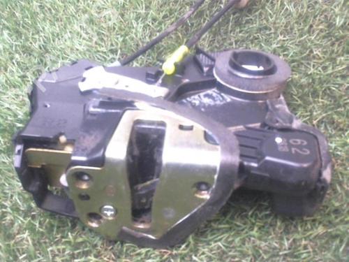 Front right lock TOYOTA COROLLA (_E12_) 2.0 D-4D (CDE120R, CDE120L_) | BP12963389C97 