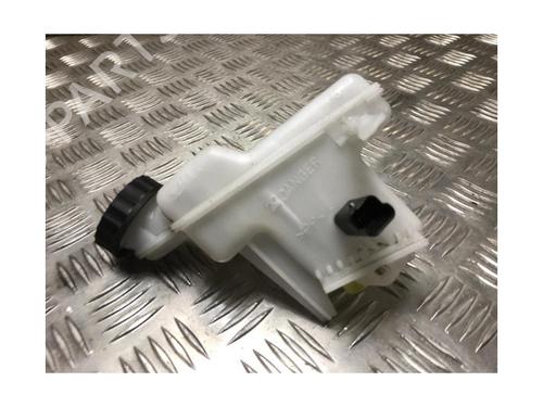 Brake fluid reservoir PEUGEOT 3008 II SUV (MC_, MR_, MJ_, M4_) 1.5 BlueHDi 130 | BP25482215M118 