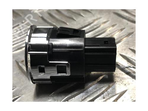 Switch PEUGEOT 3008 II SUV (MC_, MR_, MJ_, M4_) 1.5 BlueHDi 130 | BP25307176I30 